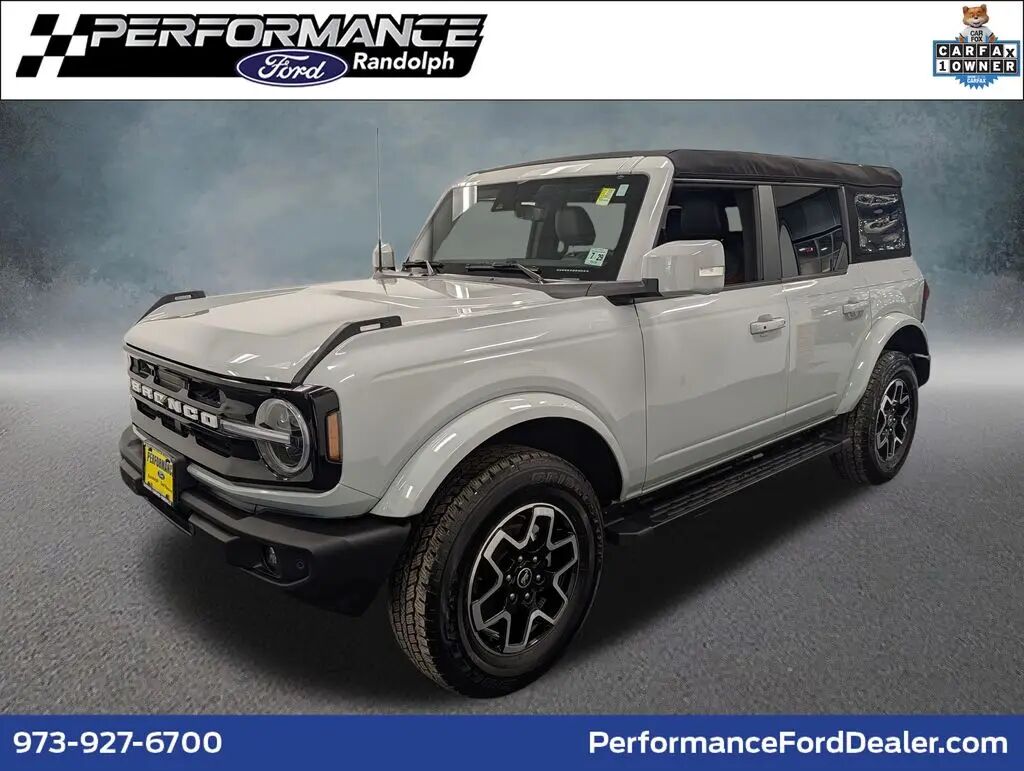 2024 Ford Bronco Outer Banks — photo 1 of 15