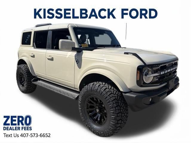 2025 Ford Bronco Outer Banks — photo 1 of 10