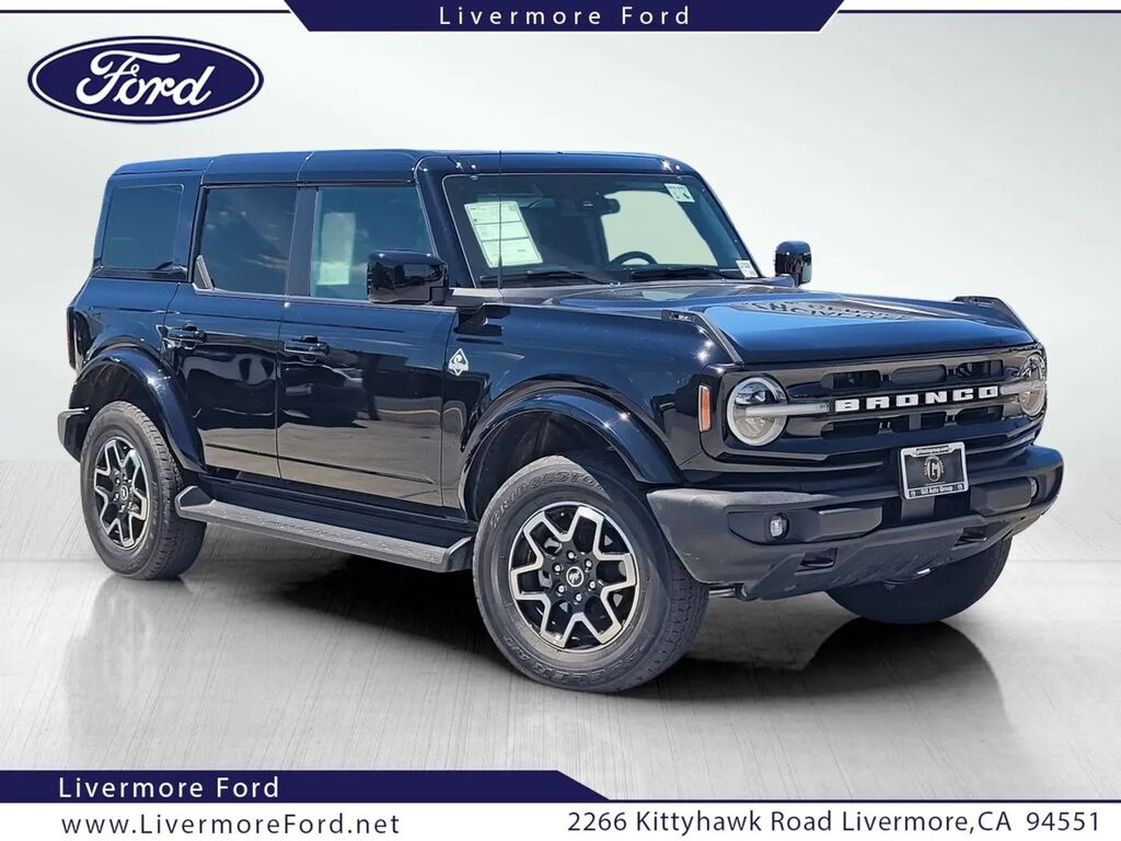 2025 Ford Bronco Outer Banks — photo 1 of 39
