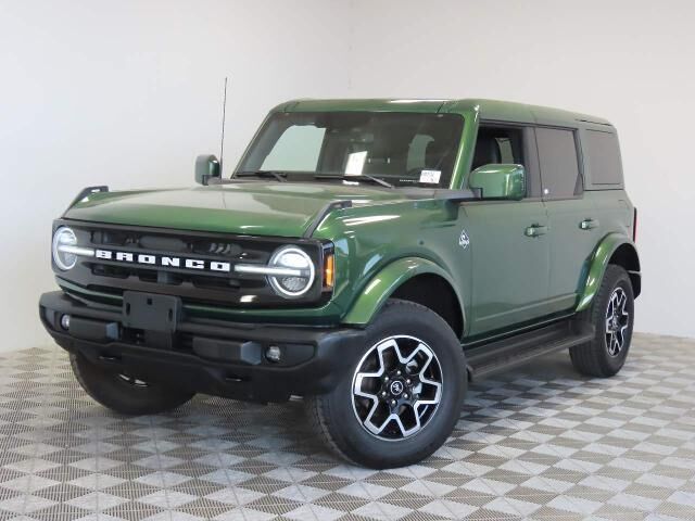 2025 Ford Bronco Outer Banks — photo 1 of 28
