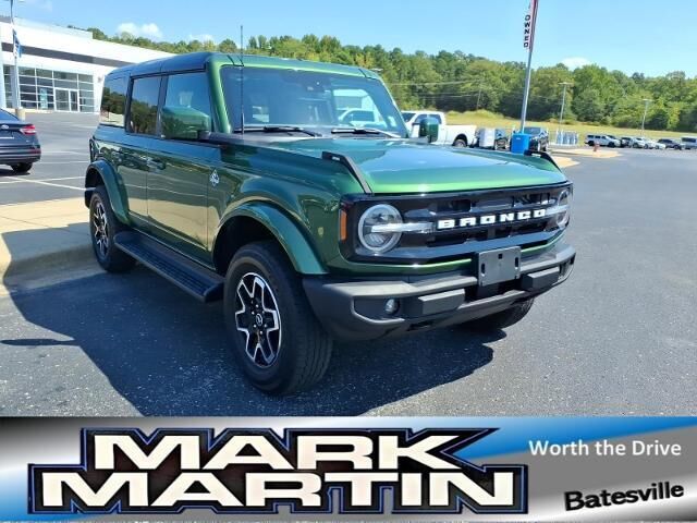 2025 Ford Bronco Outer Banks — photo 1 of 26
