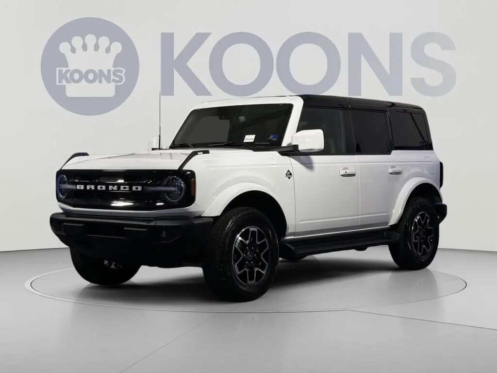 2025 Ford Bronco Outer Banks — photo 1 of 13