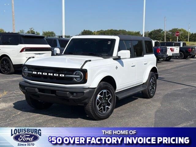 2025 Ford Bronco Outer Banks — photo 1 of 13