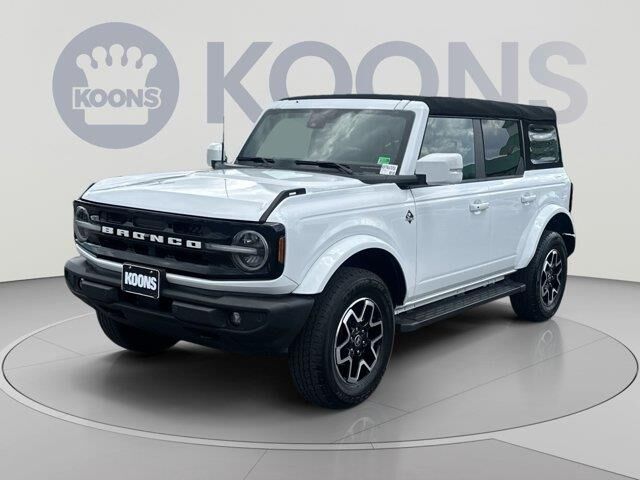 2024 Ford Bronco Outer Banks — photo 1 of 13