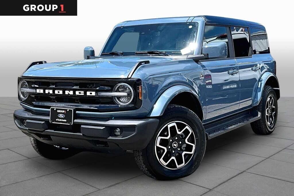 2025 Ford Bronco Outer Banks — photo 1 of 2