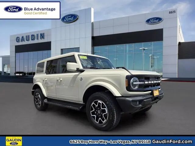2025 Ford Bronco Outer Banks — photo 1 of 38