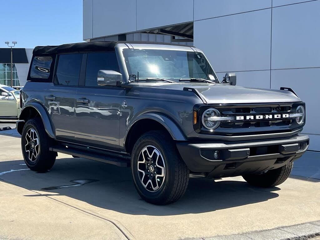 2024 Ford Bronco Outer Banks — photo 1 of 1