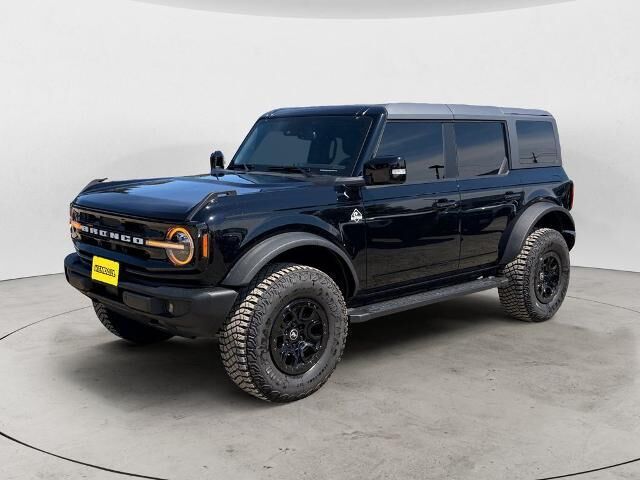 2024 Ford Bronco Outer Banks — photo 1 of 9