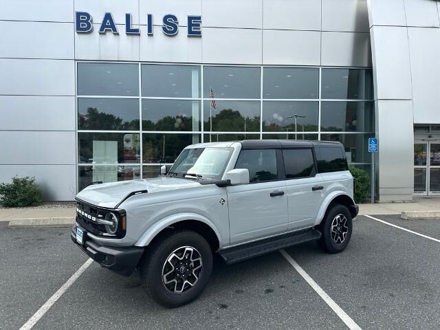 2026 Ford Bronco Outer Banks — photo 1 of 11
