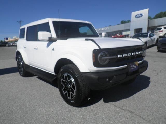 2025 Ford Bronco Outer Banks — photo 1 of 13