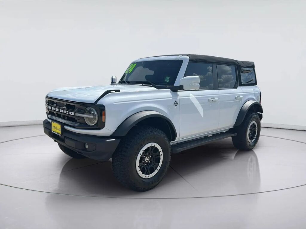 2024 Ford Bronco Outer Banks — photo 1 of 13