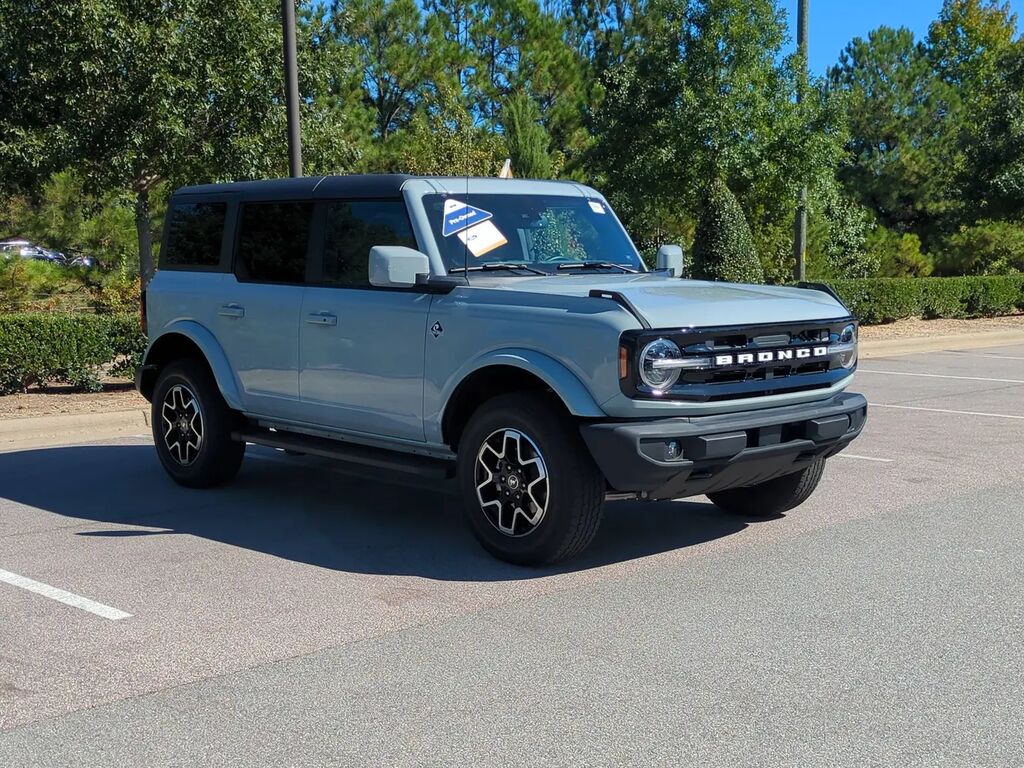 2024 Ford Bronco Outer Banks — photo 1 of 13