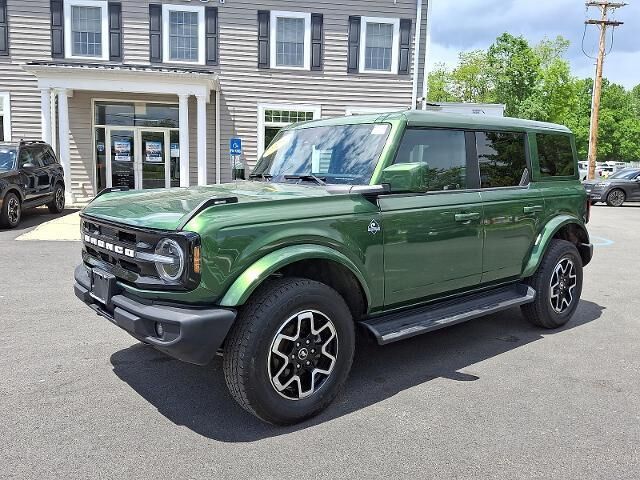 2025 Ford Bronco Outer Banks — photo 1 of 26