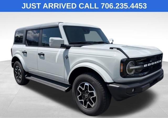 2026 Ford Bronco Outer Banks — photo 1 of 13