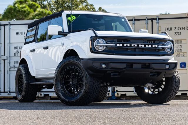 2026 Ford Bronco Outer Banks