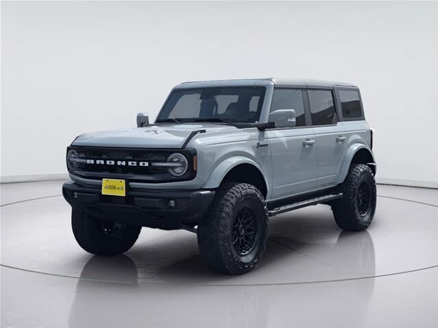 2024 Ford Bronco Outer Banks — photo 1 of 26
