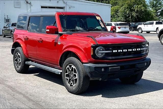 2024 Ford Bronco Outer Banks — photo 1 of 22