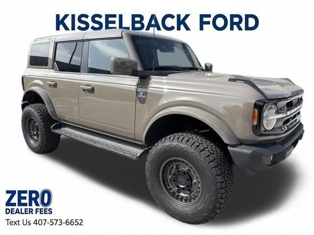 2025 Ford Bronco Outer Banks — photo 1 of 23