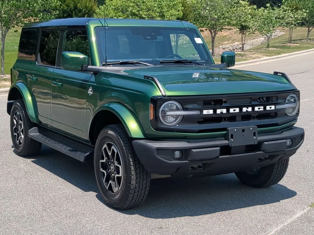 2025 Ford Bronco Outer Banks — photo 1 of 13