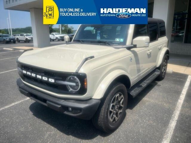 2025 Ford Bronco Outer Banks — photo 1 of 27