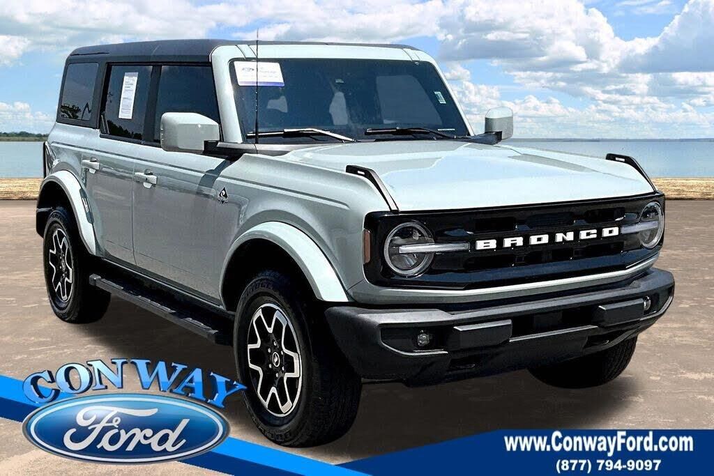 2024 Ford Bronco Outer Banks — photo 1 of 21