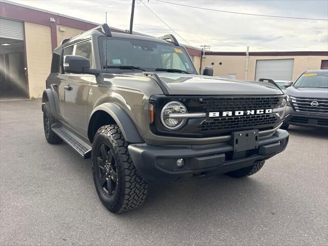 2025 Ford Bronco Outer Banks — photo 1 of 13