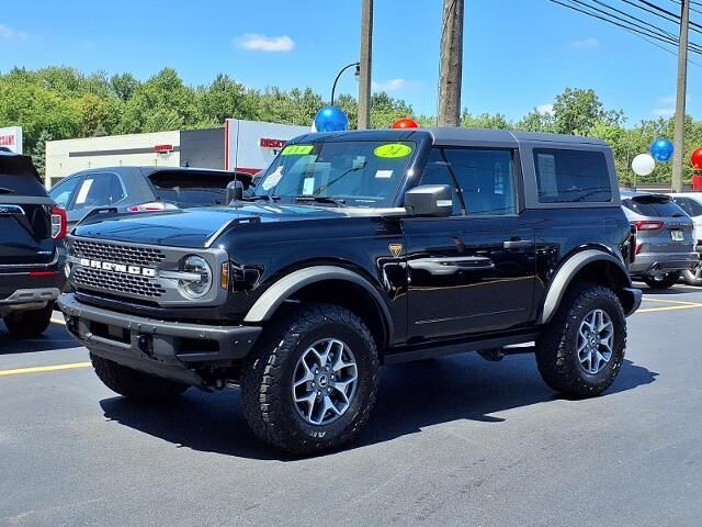 2024 Ford Bronco Badlands — photo 1 of 26