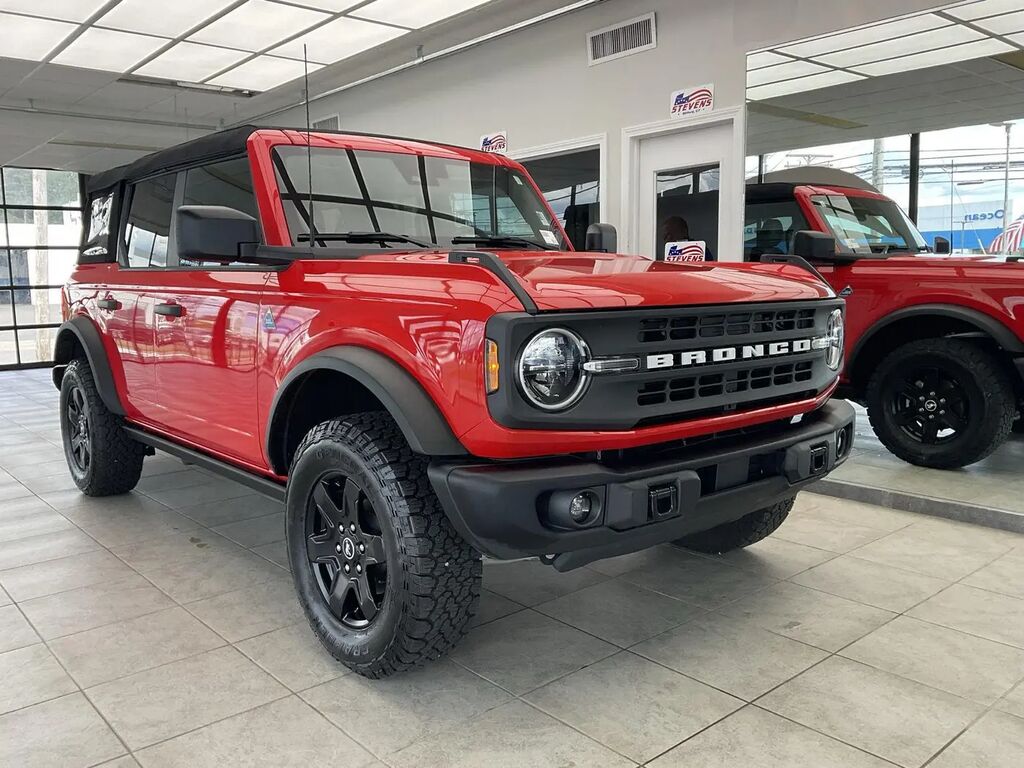2024 Ford Bronco Black Diamond — photo 1 of 13