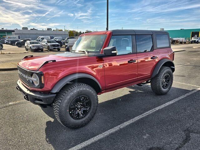 2024 Ford Bronco Wildtrak — photo 1 of 13