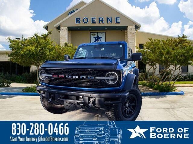 2024 Ford Bronco Wildtrak — photo 1 of 26