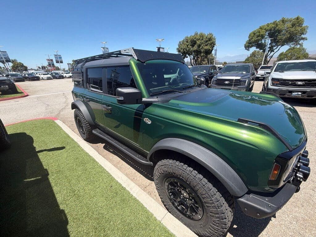 2024 Ford Bronco Wildtrak — photo 1 of 2