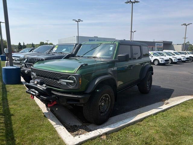 2024 Ford Bronco Everglades — photo 1 of 2