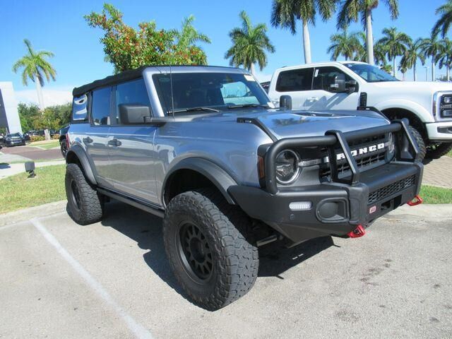 2021 Ford Bronco Black Diamond — photo 1 of 4