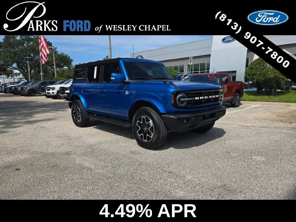 2022 Ford Bronco Outer Banks — photo 1 of 13