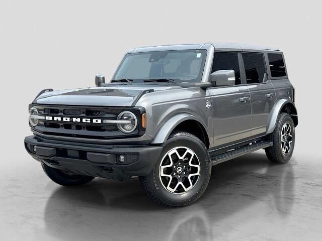 2022 Ford Bronco Outer Banks — photo 1 of 13