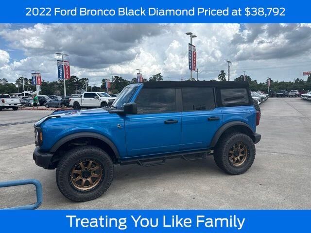 2022 Ford Bronco Black Diamond — photo 1 of 13