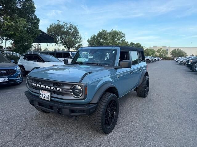 2023 Ford Bronco Big Bend — photo 1 of 36