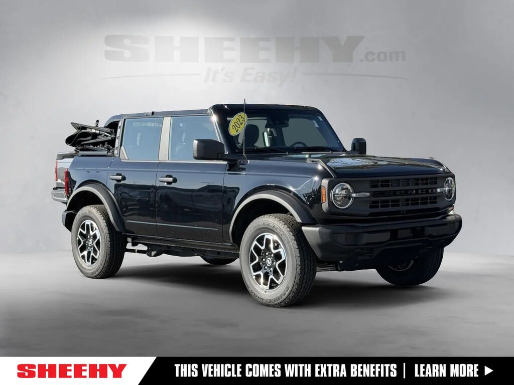 2023 Ford Bronco Base — photo 1 of 13