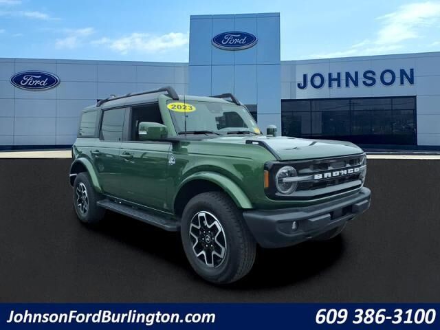 2023 Ford Bronco Outer Banks — photo 1 of 21