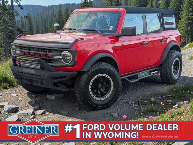 2023 Ford Bronco Base — photo 1 of 26