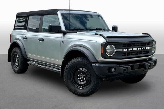 2023 Ford Bronco Black Diamond — photo 1 of 1