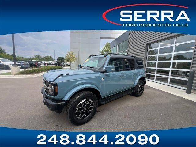 2023 Ford Bronco Outer Banks — photo 1 of 5