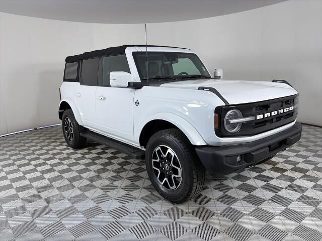 2022 Ford Bronco Outer Banks — photo 1 of 13