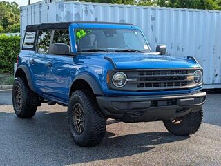 2022 Ford Bronco Base — photo 1 of 39