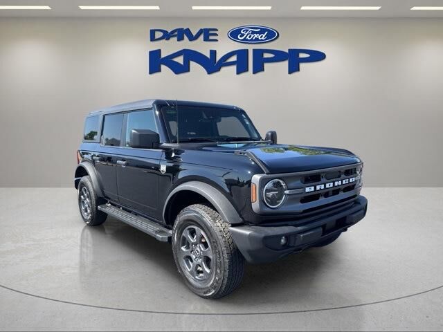 2023 Ford Bronco Base — photo 1 of 26
