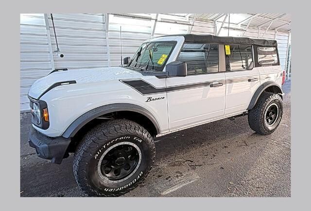 2021 Ford Bronco Base — photo 1 of 13