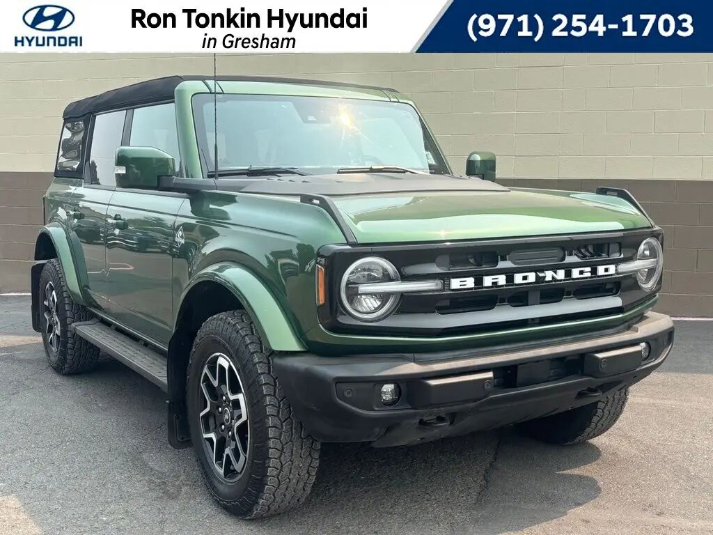 2023 Ford Bronco Outer Banks — photo 1 of 13