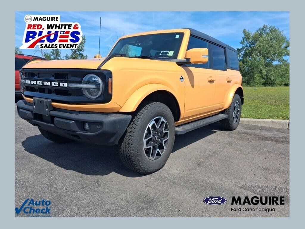 2022 Ford Bronco Outer Banks — photo 1 of 1