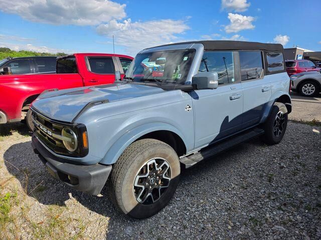 2023 Ford Bronco Outer Banks — photo 1 of 5