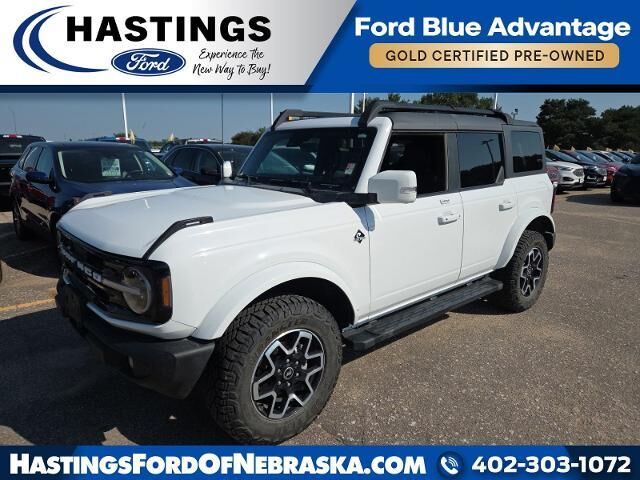 2023 Ford Bronco Base — photo 1 of 26
